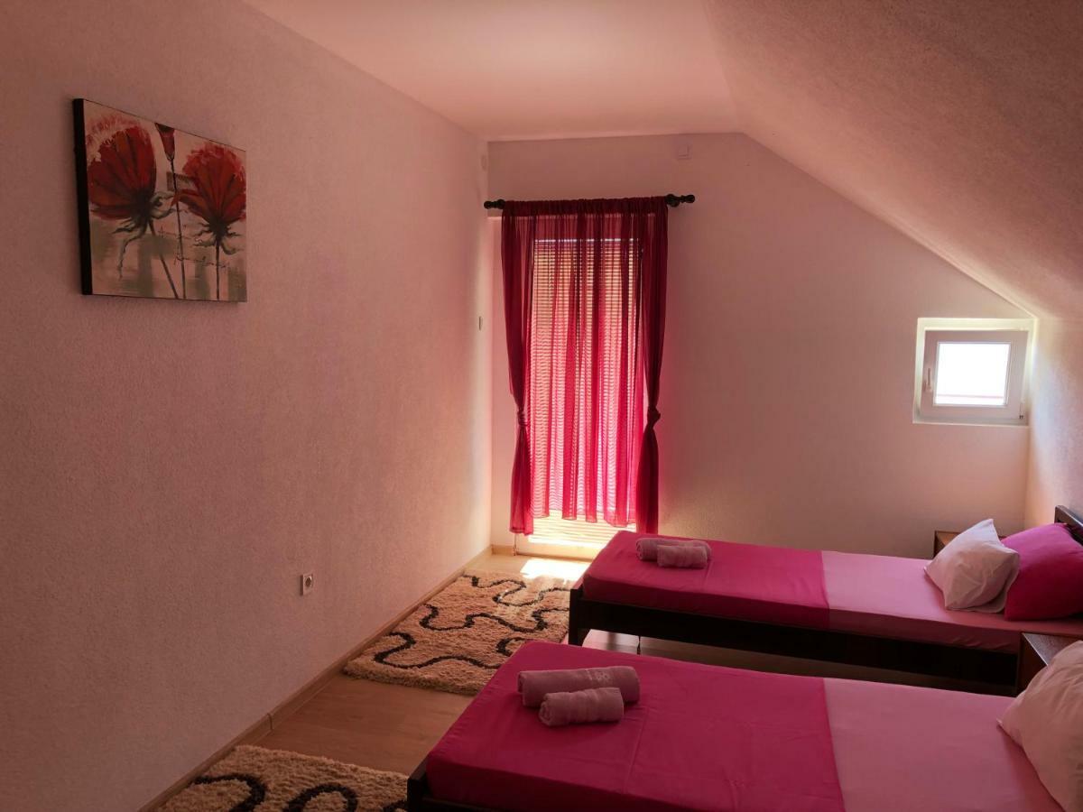 Apartman Nina2 Risan Eksteriør billede